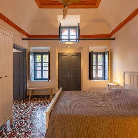 St.Mammas Traditional Apartment Mesaria Buitenkant foto
