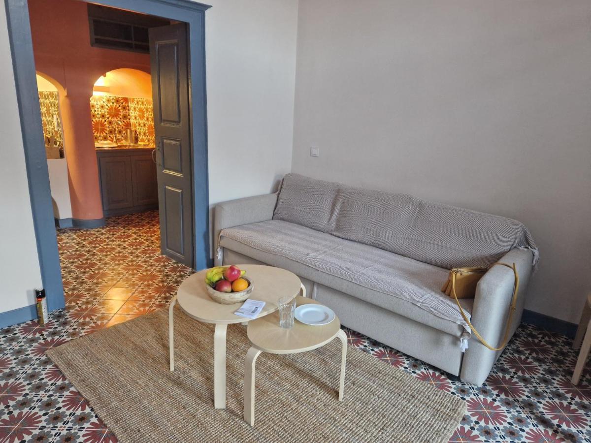 St.Mammas Traditional Apartment Mesaria Buitenkant foto
