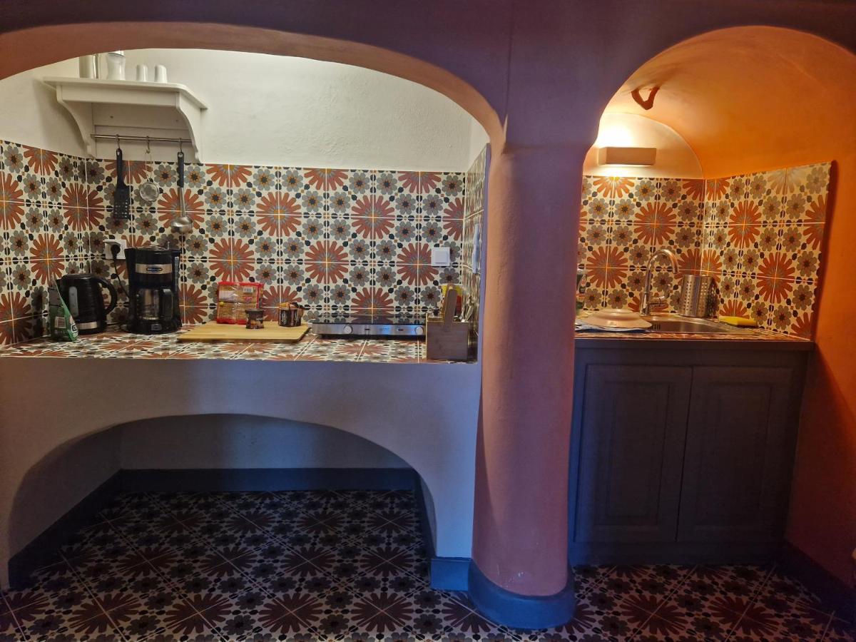 St.Mammas Traditional Apartment Mesaria Buitenkant foto