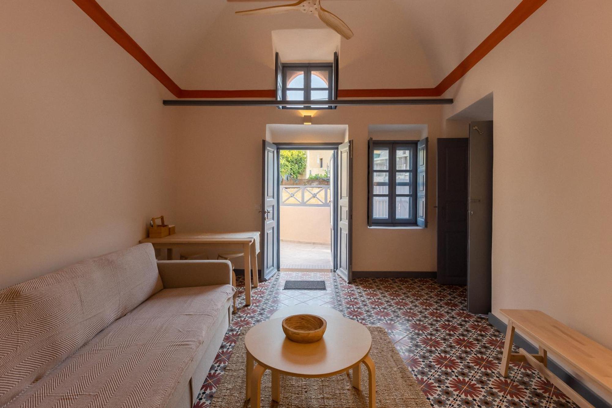 St.Mammas Traditional Apartment Mesaria Buitenkant foto